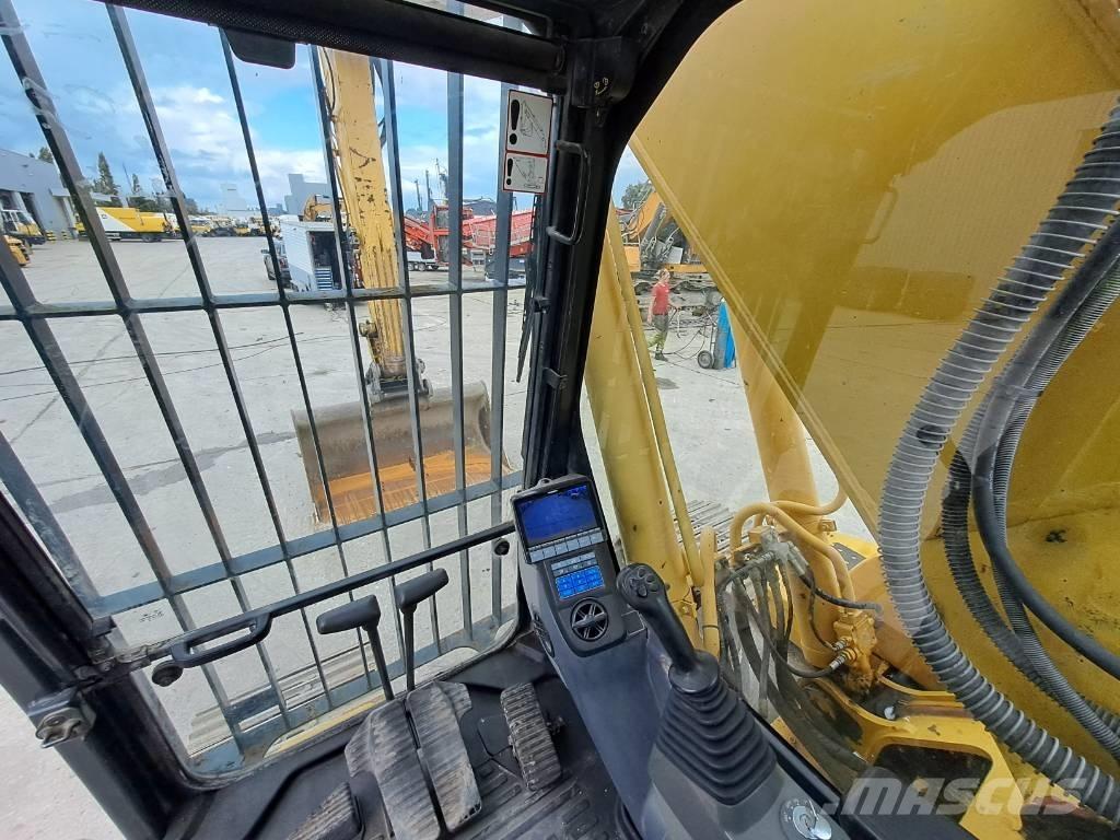 Komatsu HB215LC-2 Roomikekskavaatorid