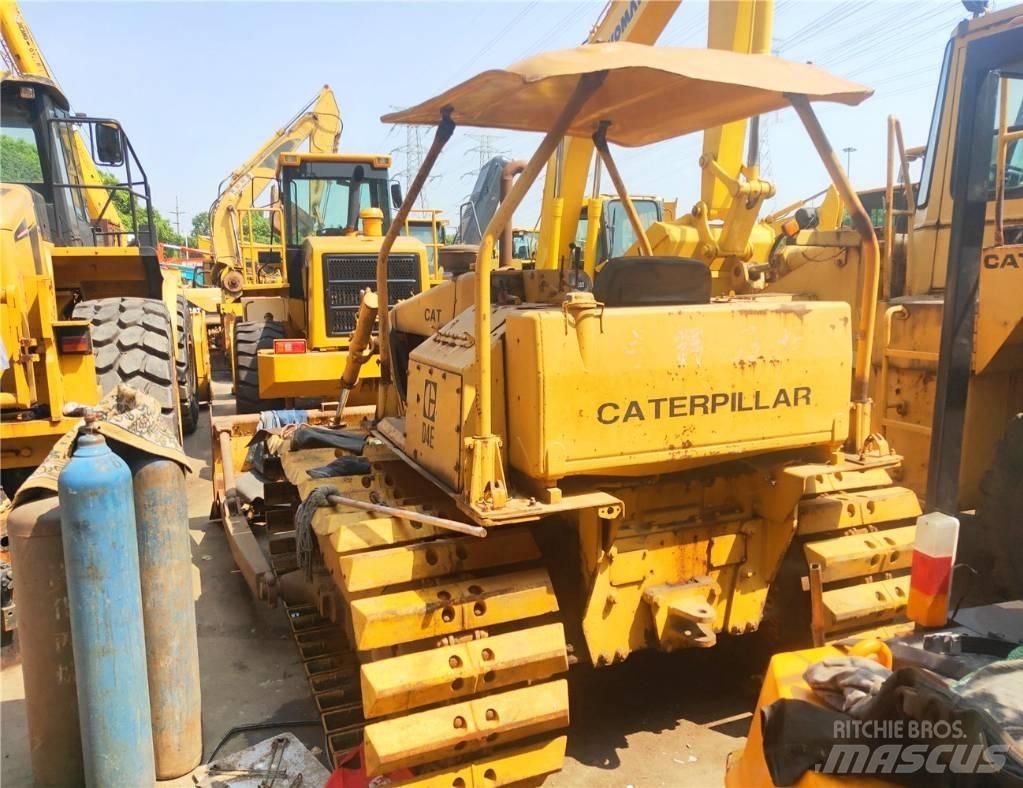CAT D 4 E Buldooserid