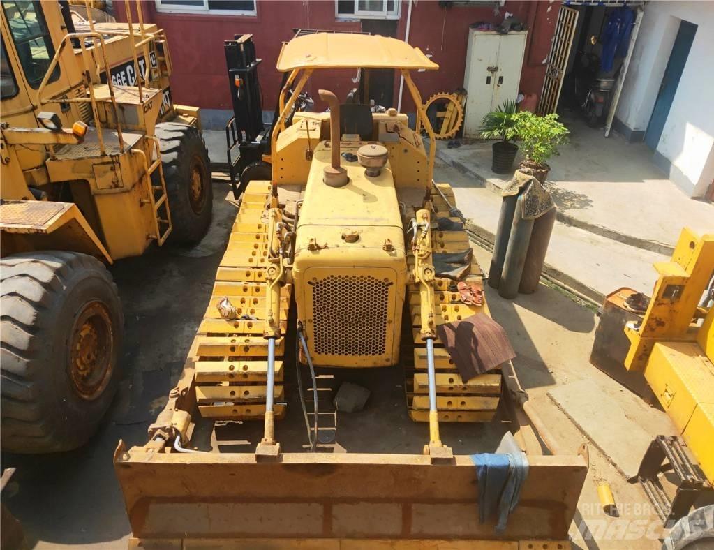 CAT D 4 E Buldooserid
