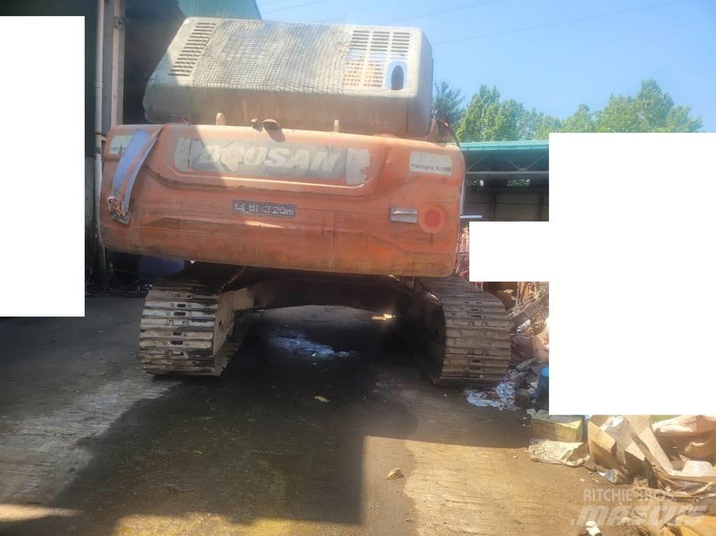 Doosan DX 300 LCA Roomikekskavaatorid