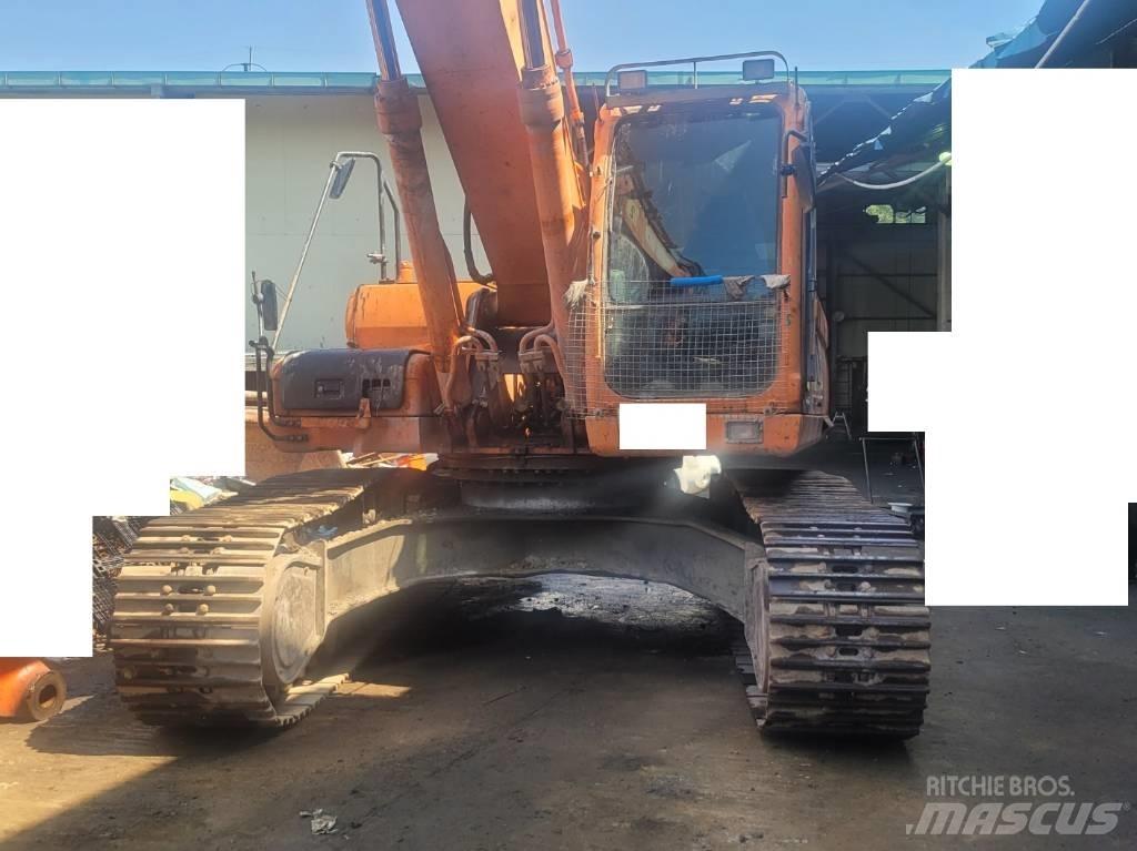 Doosan DX 300 LCA Roomikekskavaatorid