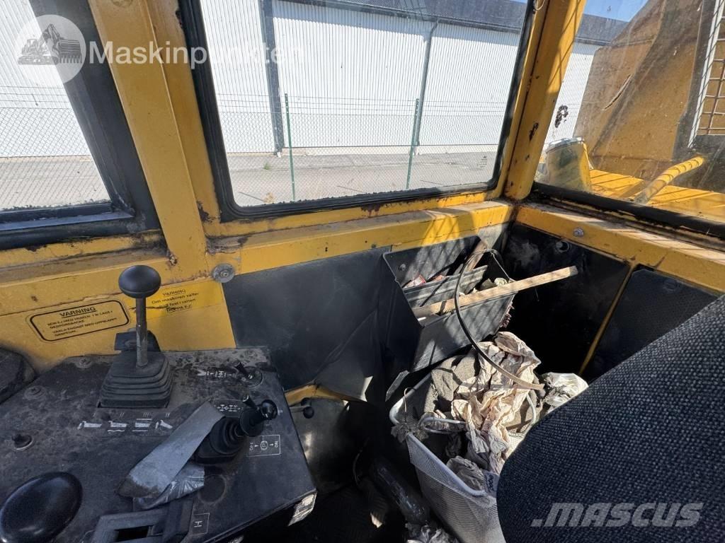 Volvo A 25 C Liigendraamiga pinnaseveokid