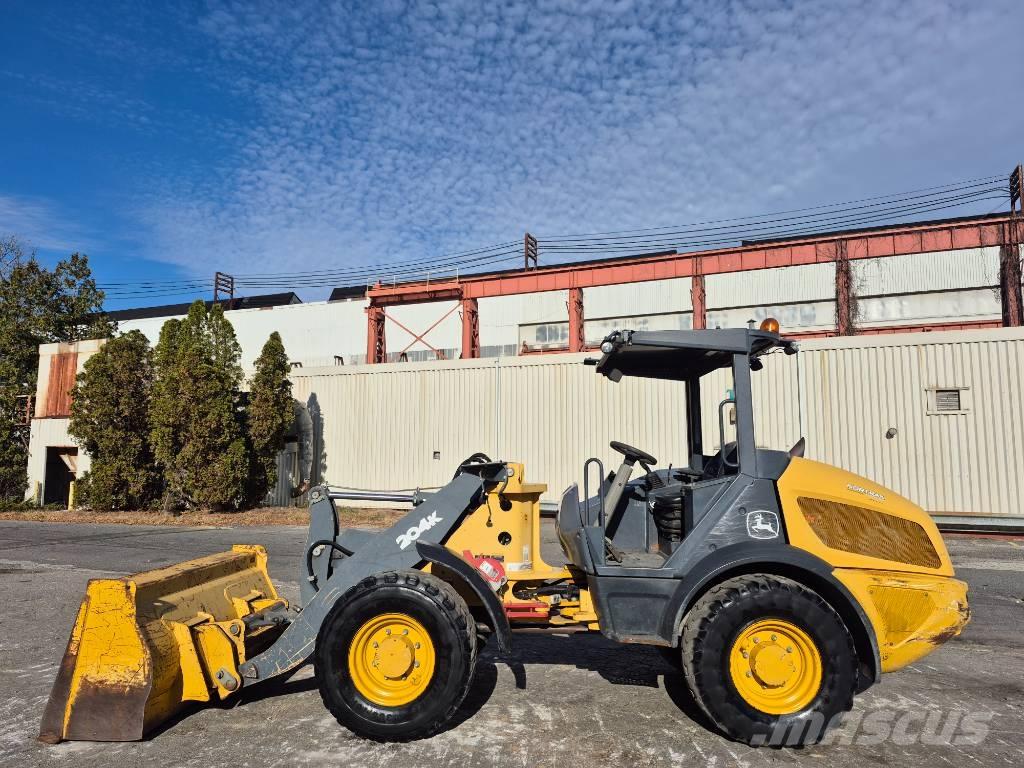 John Deere 204 K Rataslaadurid