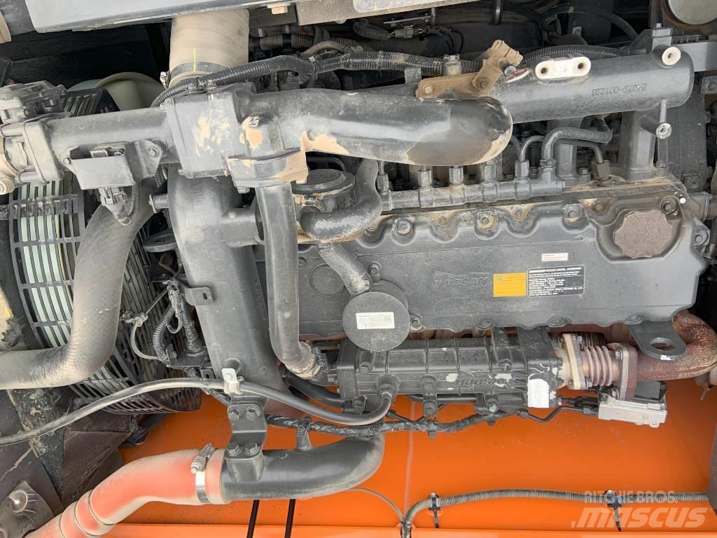 Doosan DX 225 LC-5 Roomikekskavaatorid