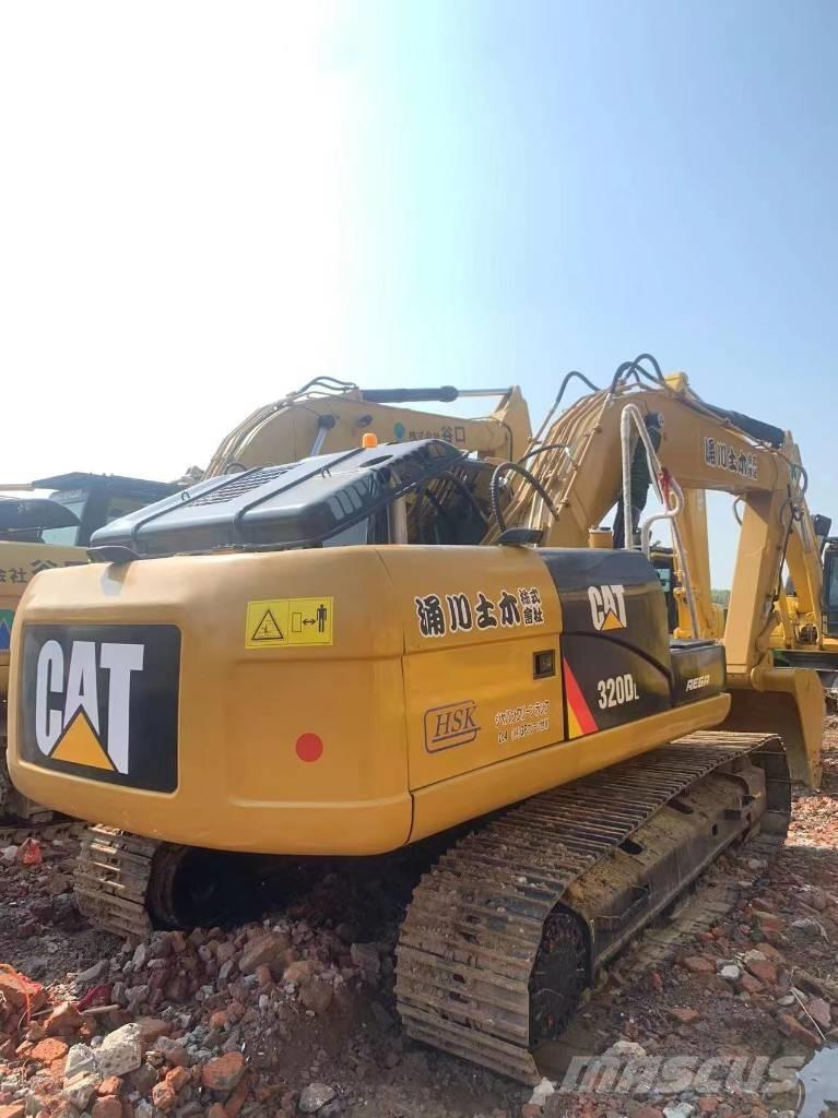 CAT 320 D L Roomikekskavaatorid
