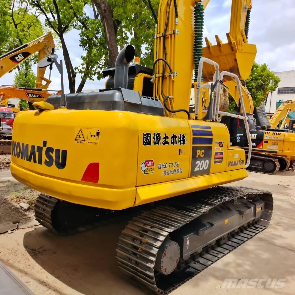 Komatsu PC 200-8 Roomikekskavaatorid