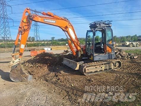 Doosan DX 85 R Väikeekskavaatorid 7t-12t
