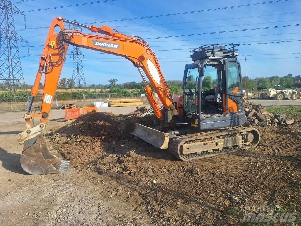 Doosan DX 85 R Väikeekskavaatorid 7t-12t