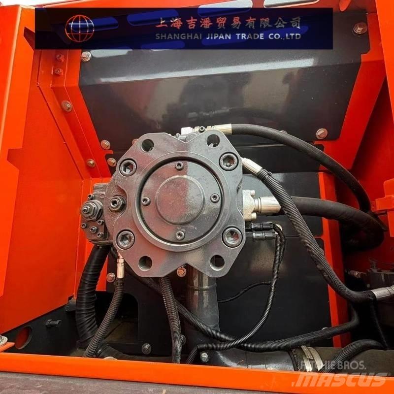 Doosan DX 225 Roomikekskavaatorid