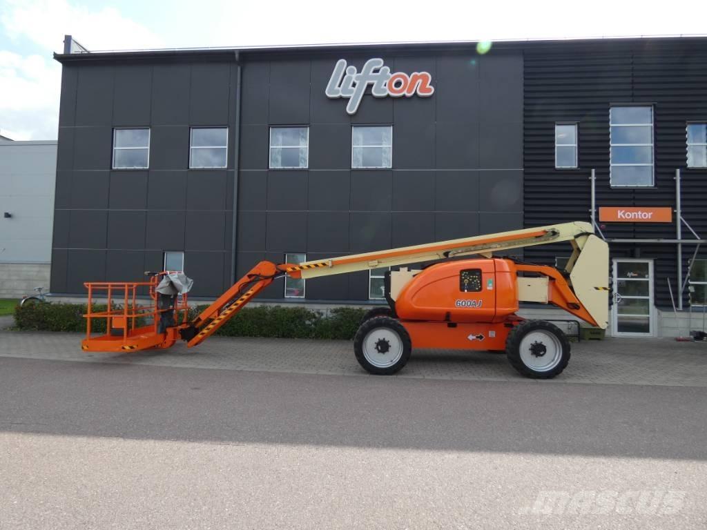 JLG 600 AJ Bomlift Iseliikuvad poomtõstukid