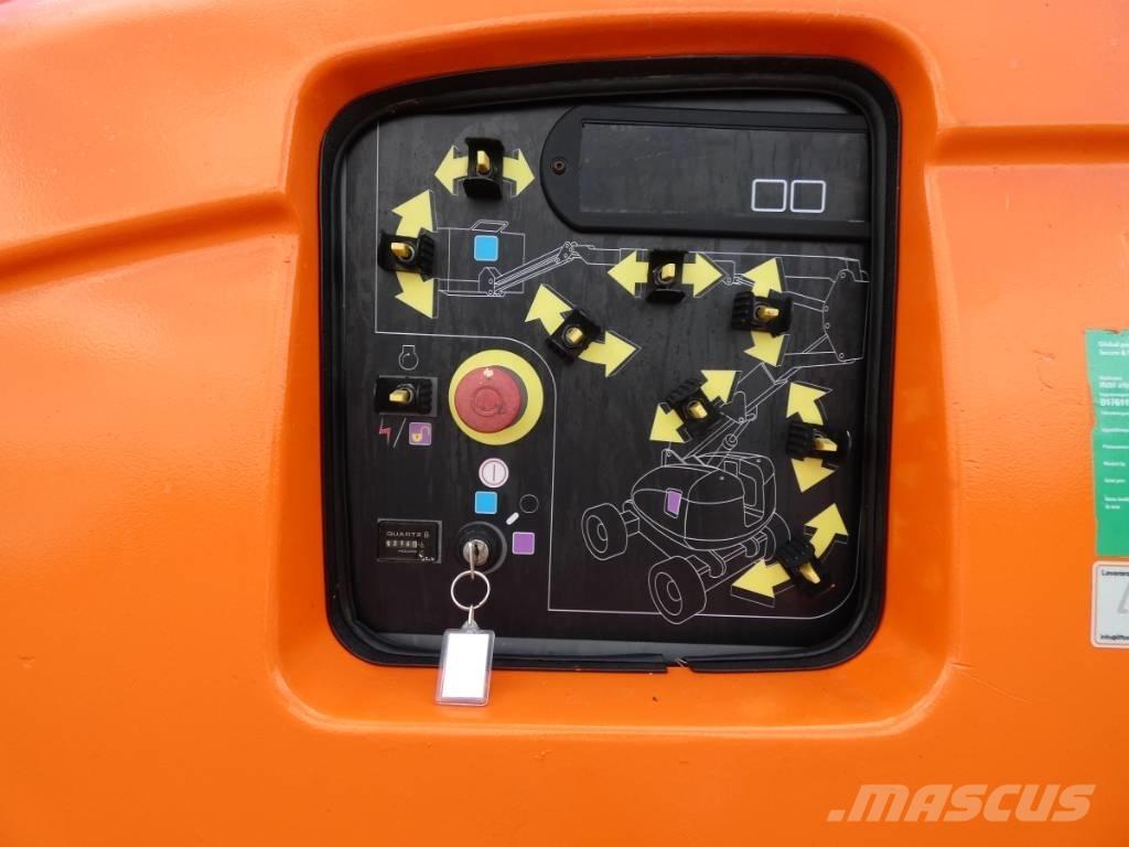 JLG 600 AJ Bomlift Iseliikuvad poomtõstukid