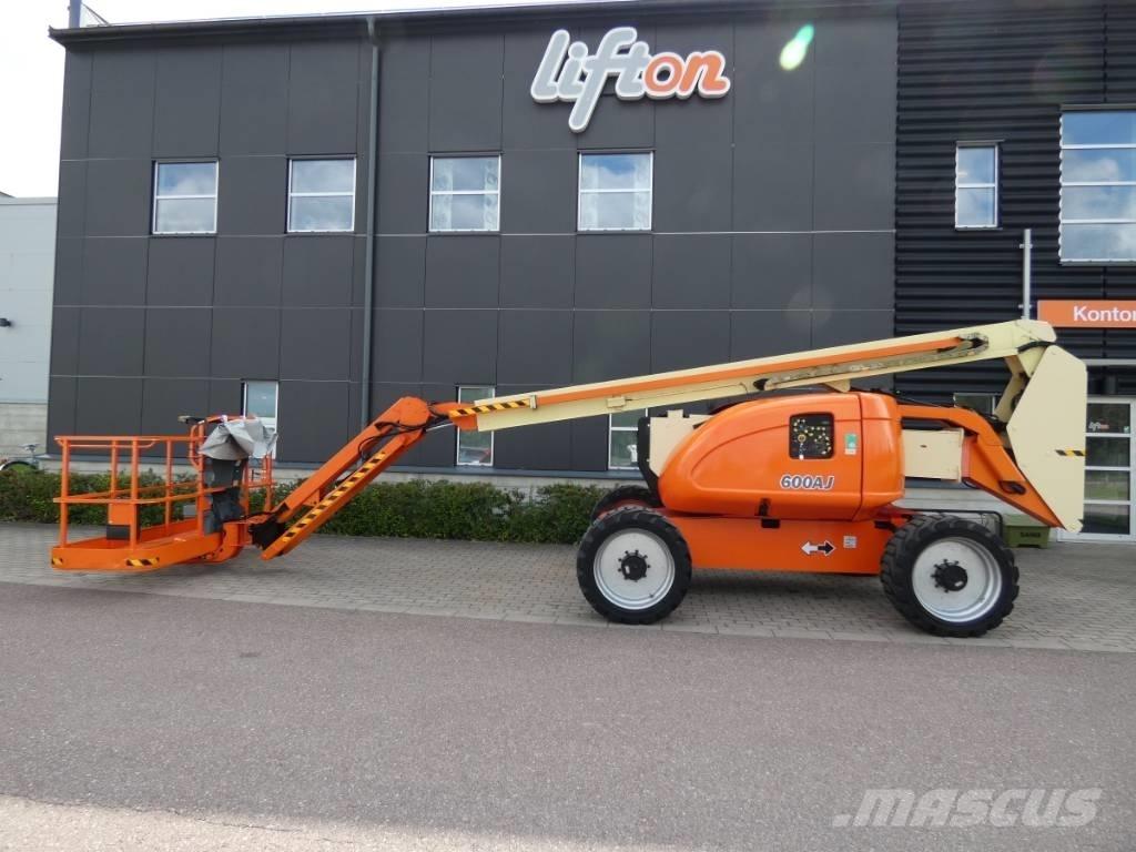 JLG 600 AJ Bomlift Iseliikuvad poomtõstukid