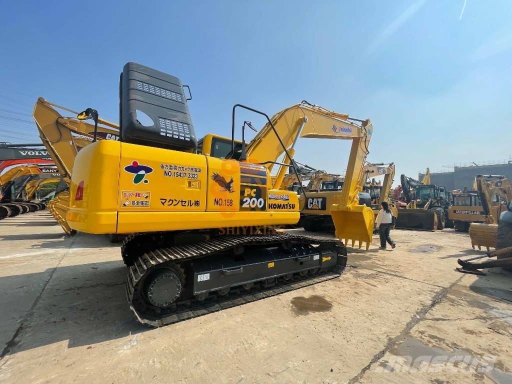 Komatsu PC 200-8 Roomikekskavaatorid