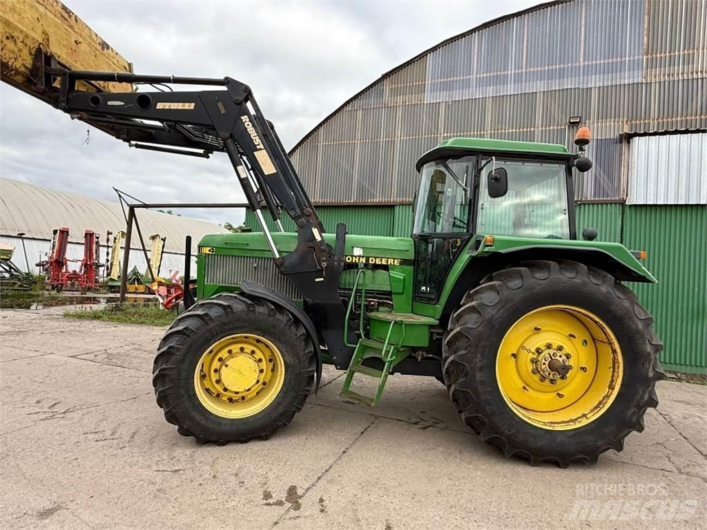 John Deere 4755 Traktorid