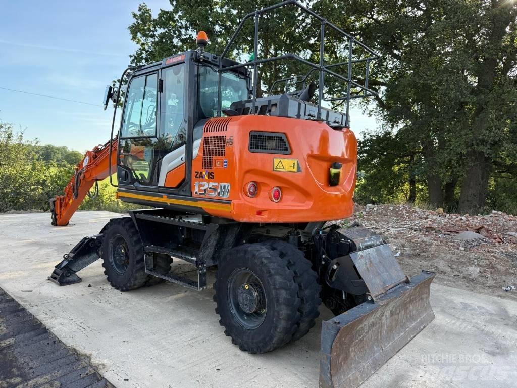 Hitachi ZX 135 W-7 Ratasekskavaatorid