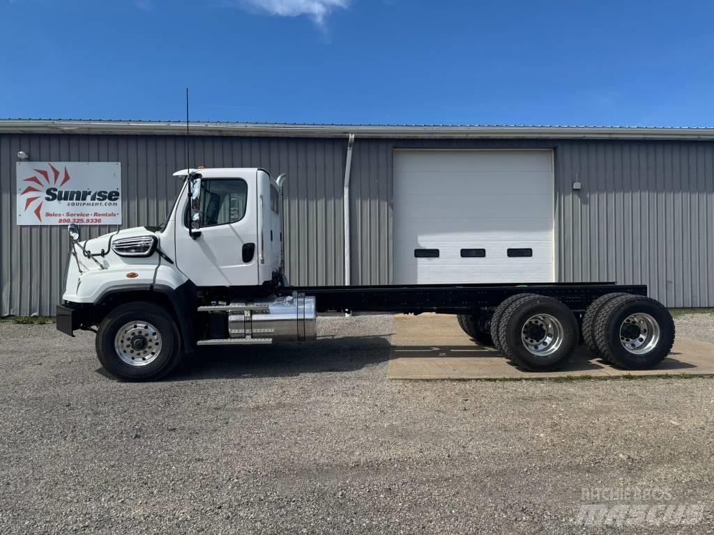 Freightliner 114 SD Raamautod