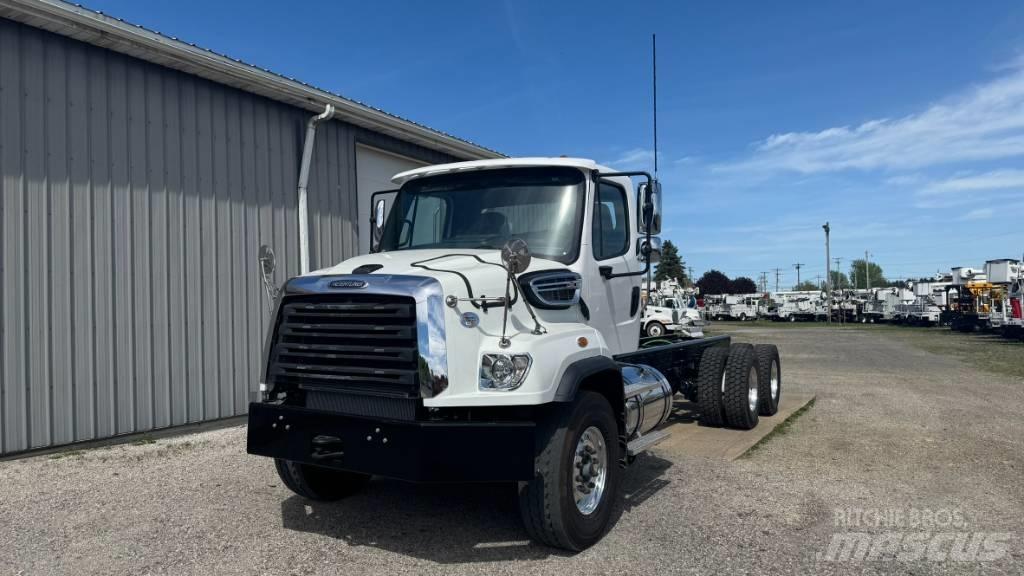 Freightliner 114 SD Raamautod