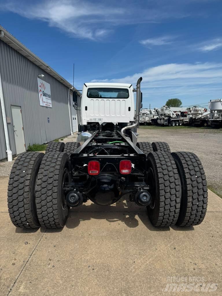 Freightliner 114 SD Raamautod