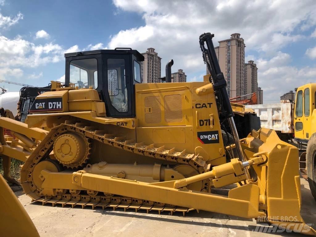 CAT D 7 H Buldooserid