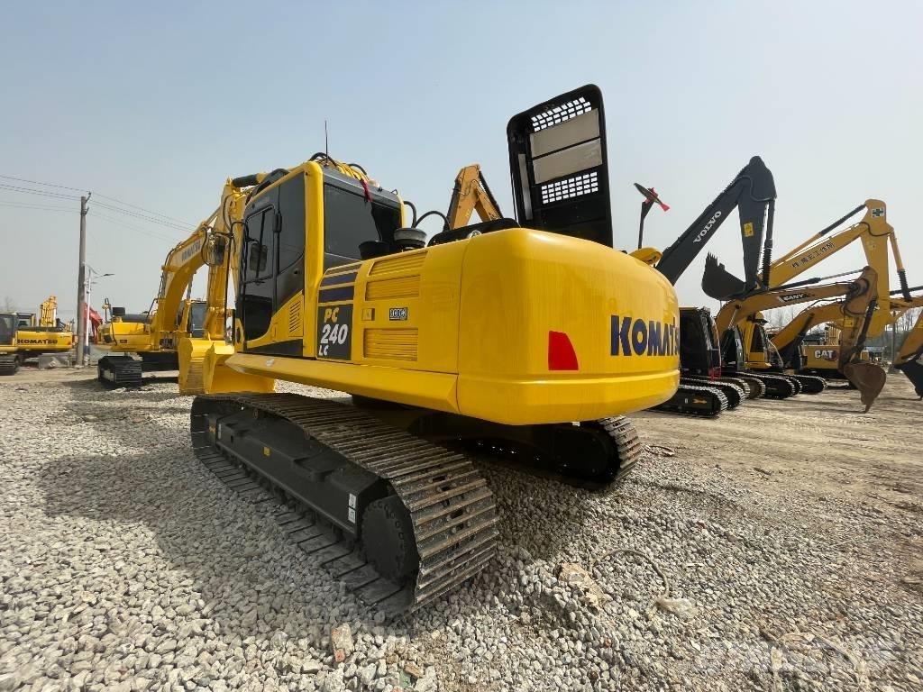 Komatsu PC 240 Roomikekskavaatorid
