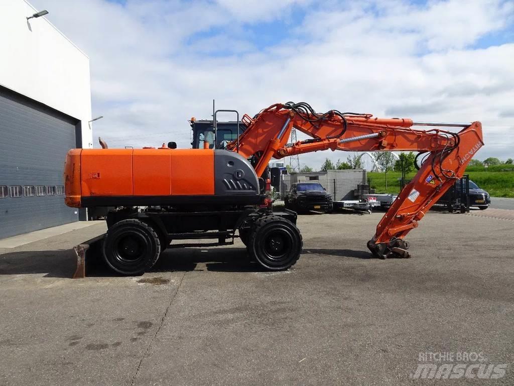 Hitachi ZX210W-3 Ratasekskavaatorid