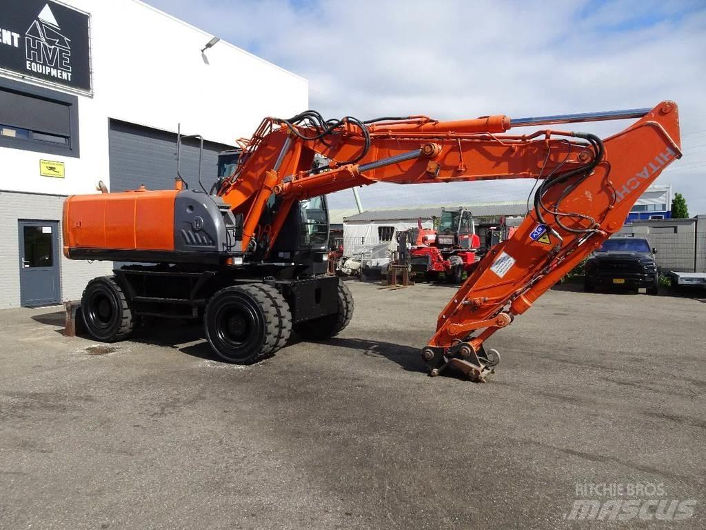 Hitachi ZX210W-3 Ratasekskavaatorid