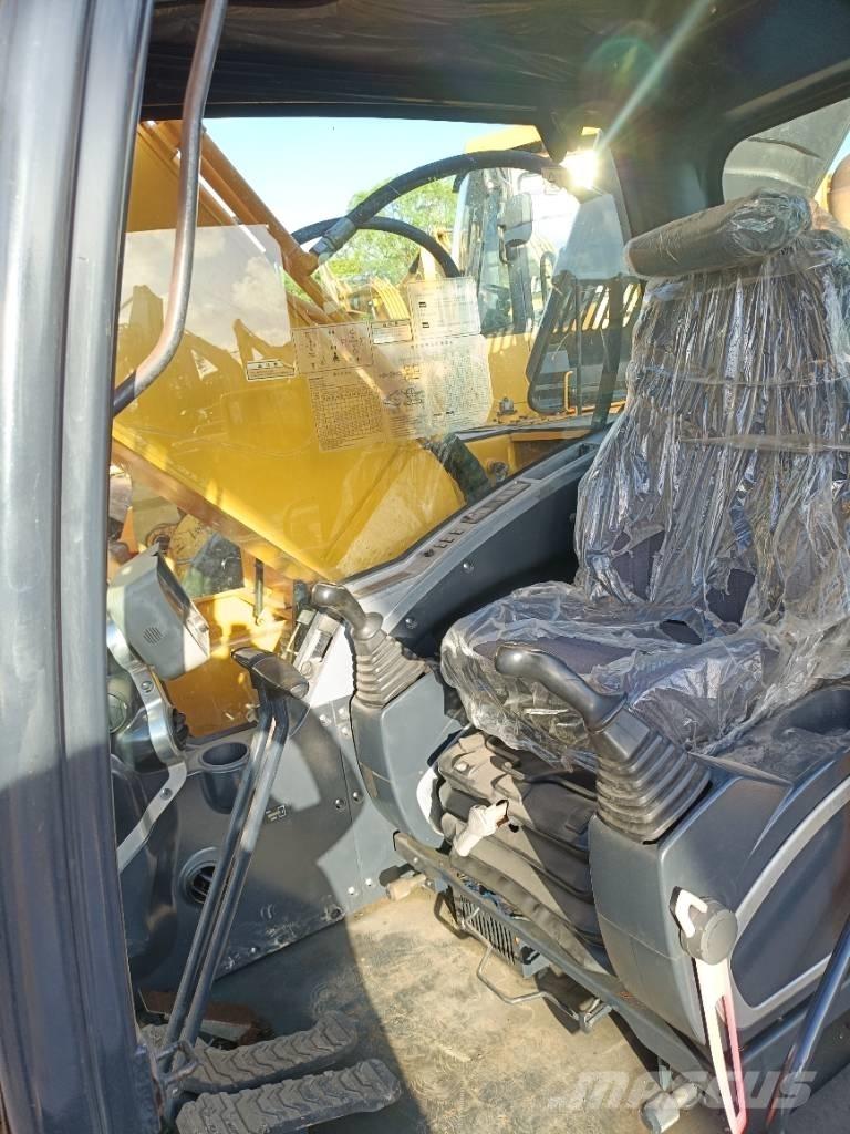 Hyundai R220LC-9S Roomikekskavaatorid