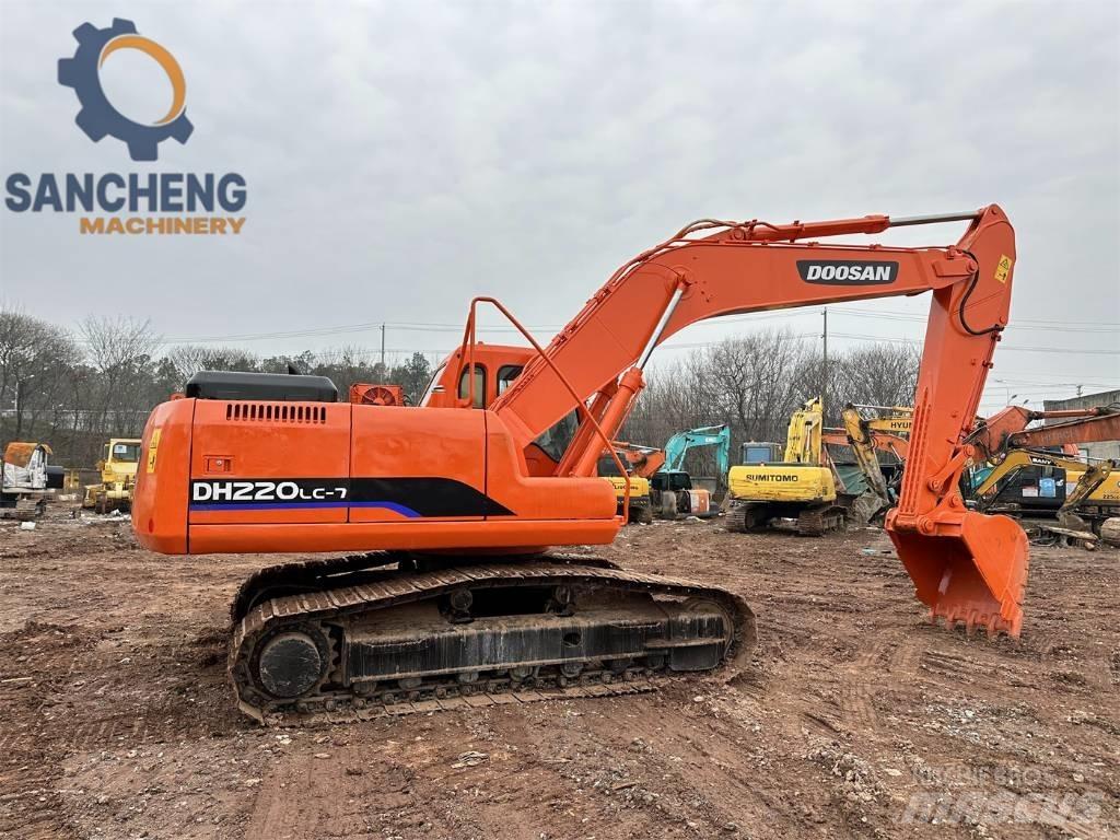 Doosan DX 220 Roomikekskavaatorid