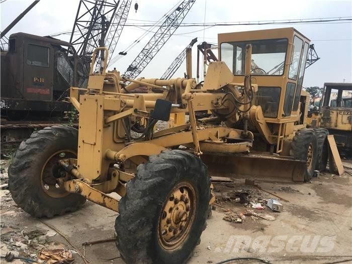 Komatsu GD 623 A Greiderid