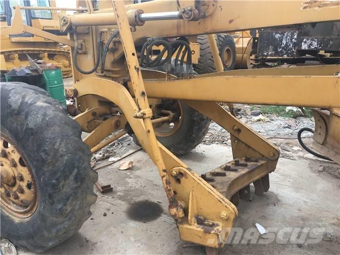 Komatsu GD 623 A Greiderid