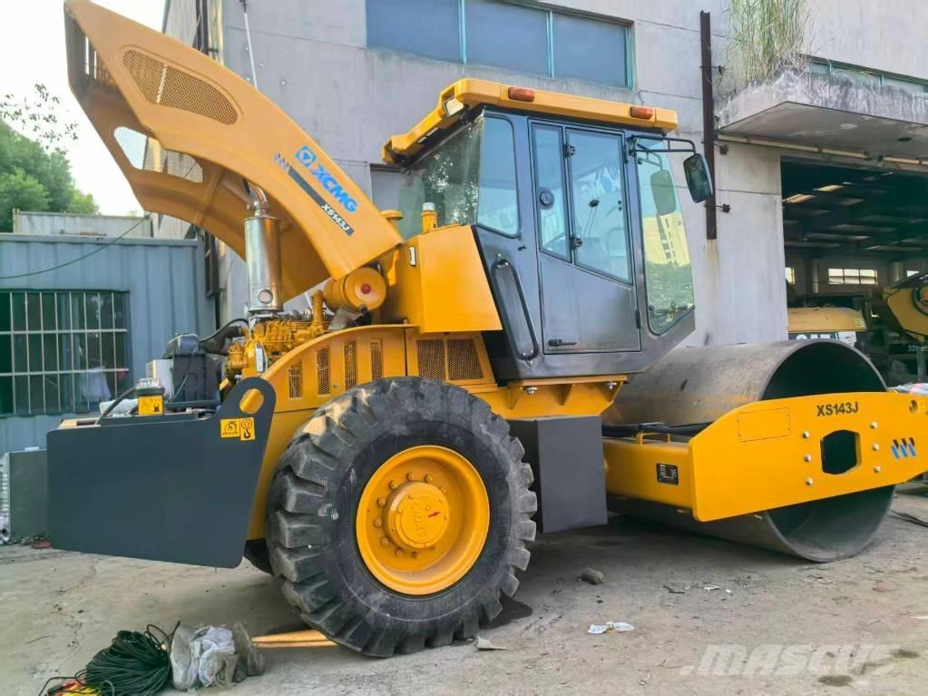 XCMG 142J Ühe trumliga rullid