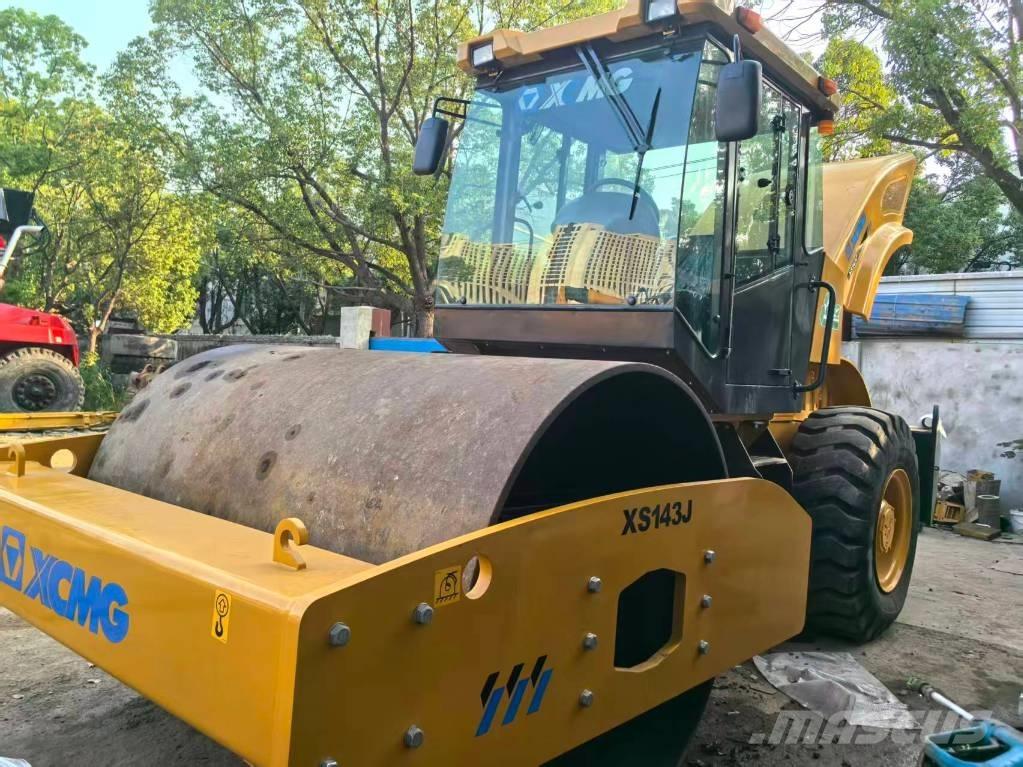 XCMG 142J Ühe trumliga rullid