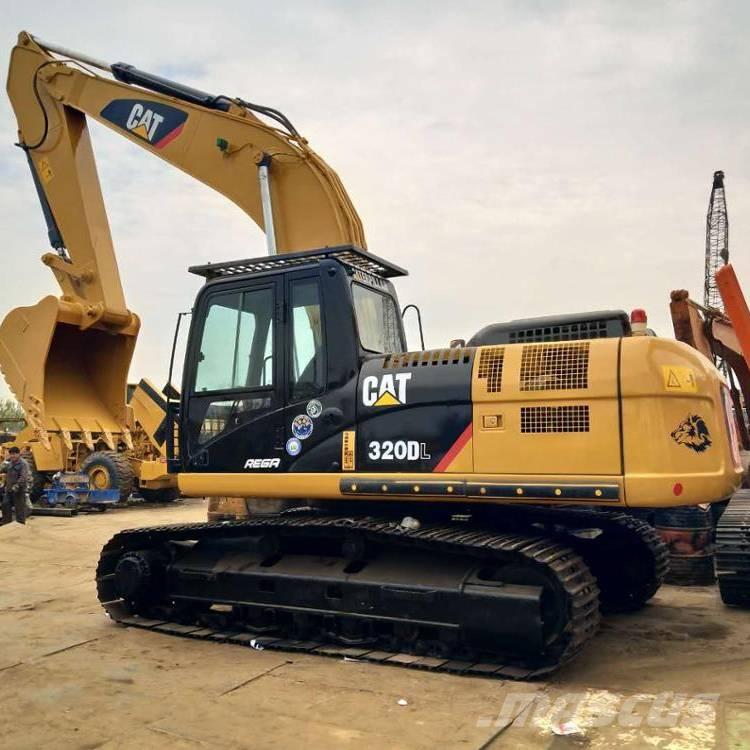 CAT 320D Roomikekskavaatorid