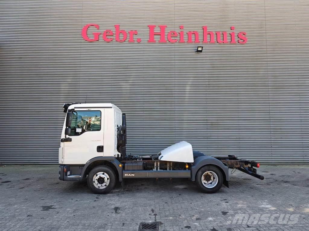 MAN TGL 8.220 4x2 Raamautod