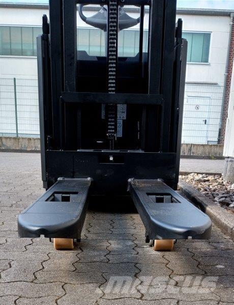 Toyota BT SWE145L Platvormiga virnastajad