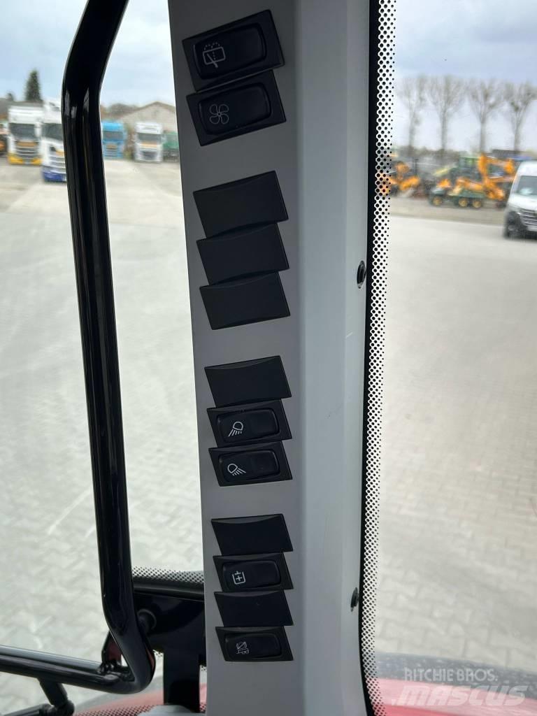 Valtra A 104 Traktorid