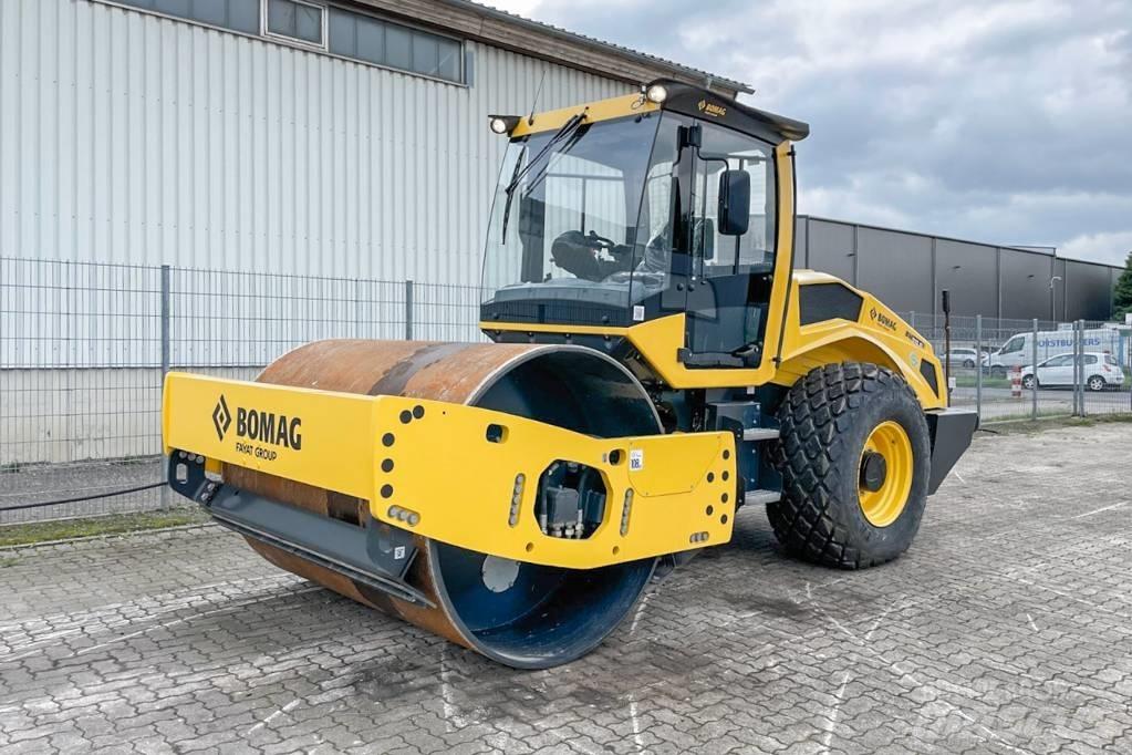 Bomag BW 213 D-5 Ühe trumliga rullid