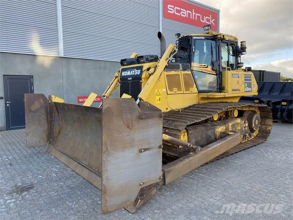 Komatsu D65PXI-18 Buldooserid