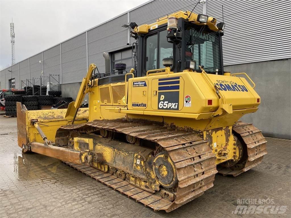Komatsu D65PXI-18 Buldooserid
