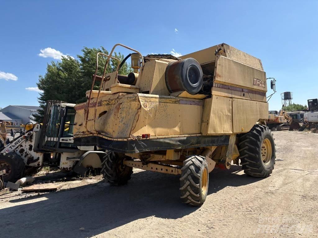 New Holland TF 42 Teraviljakombainid
