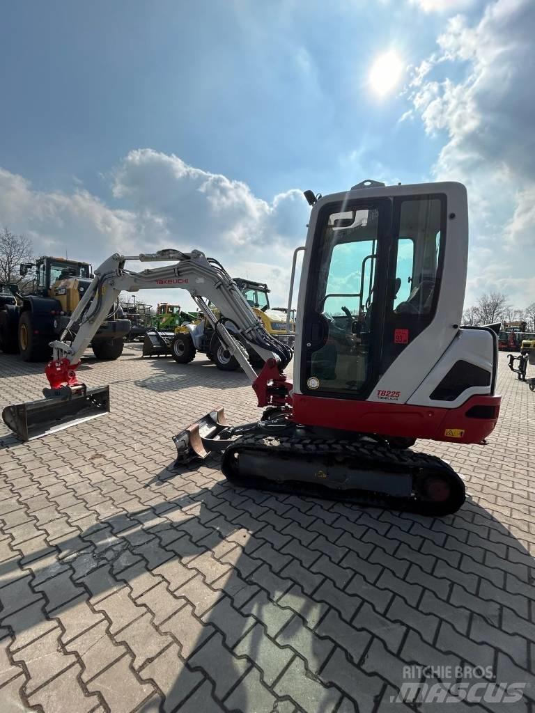 Takeuchi TB 225 Miniekskavaatorid < 7 t