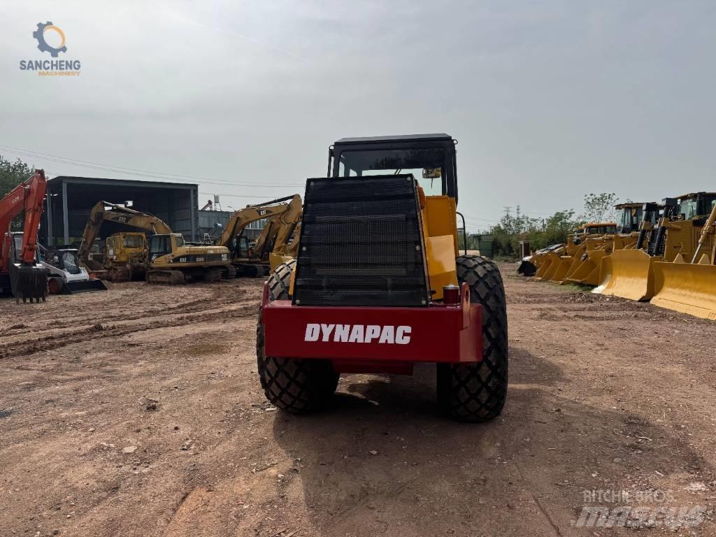 Dynapac CA 30 D Ühe trumliga rullid