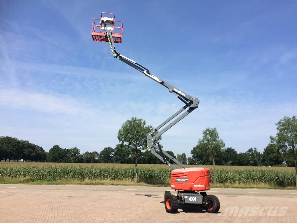 SkyJack SJ 46 AJ Iseliikuvad poomtõstukid