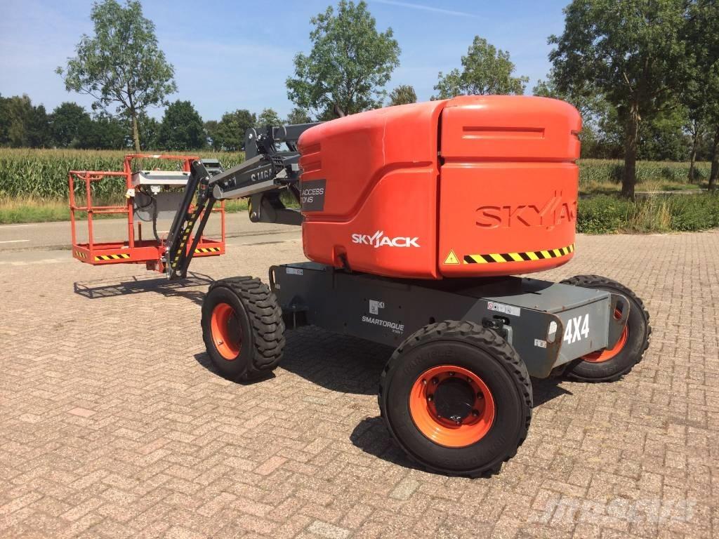 SkyJack SJ 46 AJ Iseliikuvad poomtõstukid
