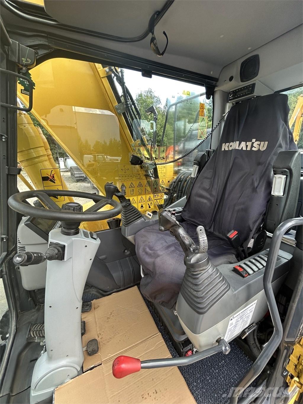 Komatsu PW 180-11 Ratasekskavaatorid