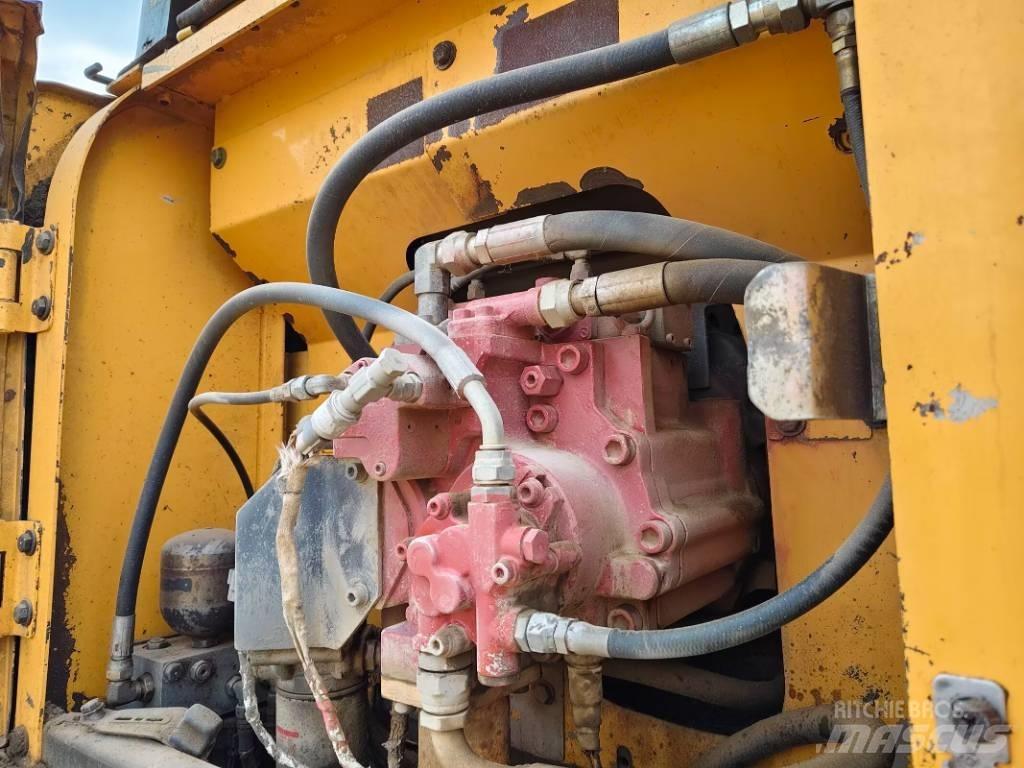 Hyundai R210W-9 Ratasekskavaatorid
