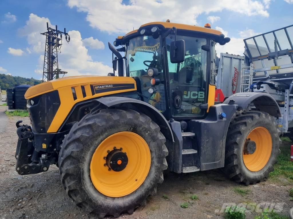JCB Fastrac 4220 Traktorid