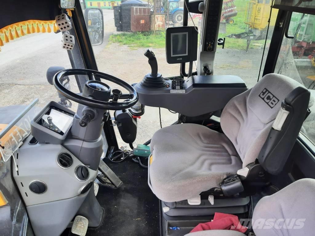 JCB Fastrac 4220 Traktorid