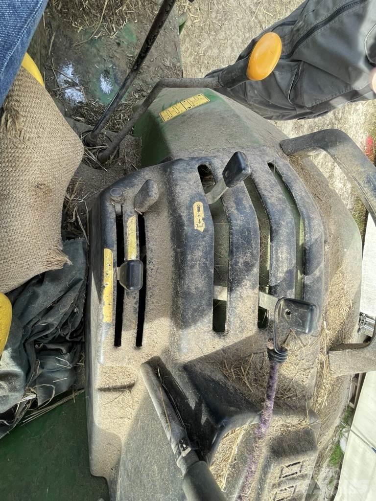 John Deere 5215 Traktorid