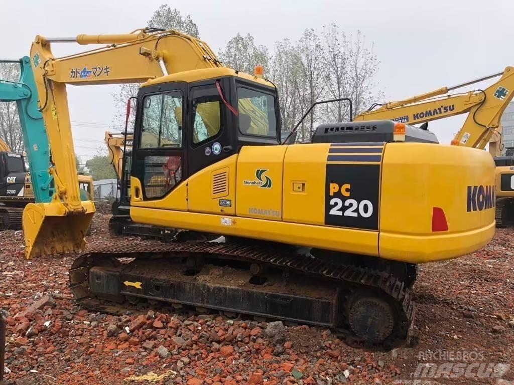 Komatsu PC 220-7 Roomikekskavaatorid